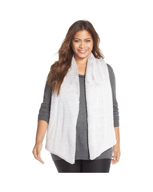 Tart Collections White 'Kya' Faux Fur Vest