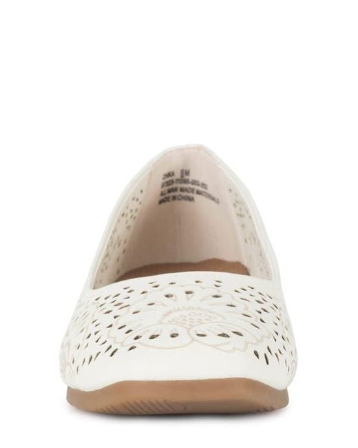 BareTraps White Chika Flat
