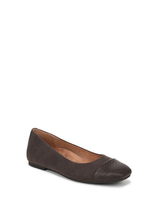 Vionic Brown Hollen Cap Toe Flat