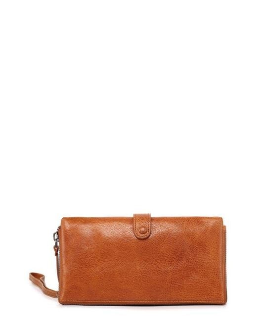 Old Trend Brown Snapper Clutch