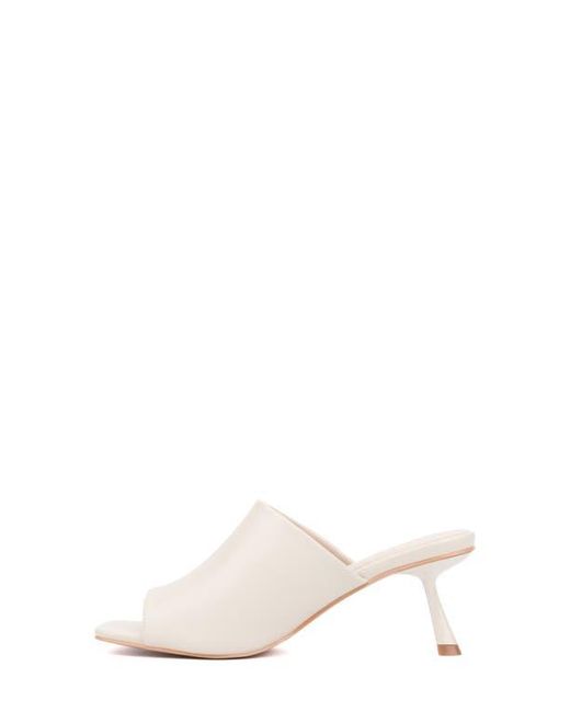 TORGEIS White Idina Square Toe Mule