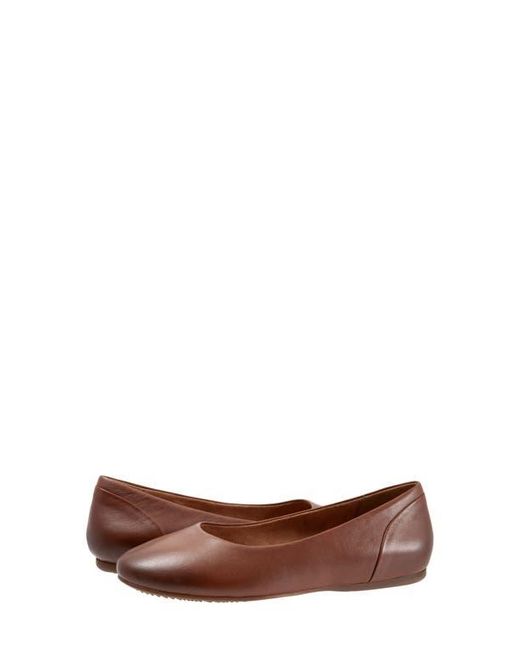 Softwalk® Brown Shiraz Flat