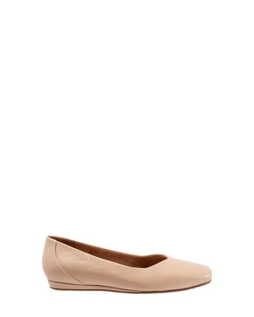 Softwalk® Natural Vellore Flat