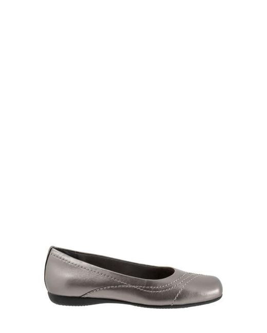 Trotters Multicolor Sasha Flat