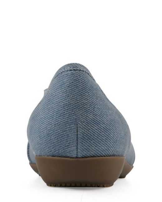 White Mountain Blue Calming Buckle Strap Flat