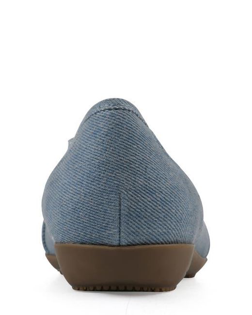 White Mountain Blue Calming Buckle Strap Flat