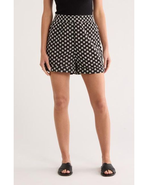 Bobeau Black Daisy Print Pull-On Shorts