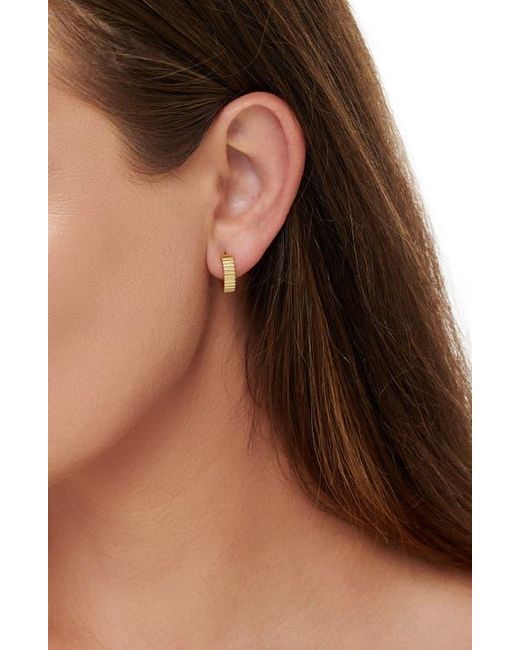 DEVATA Metallic Rib Hoop Earrings