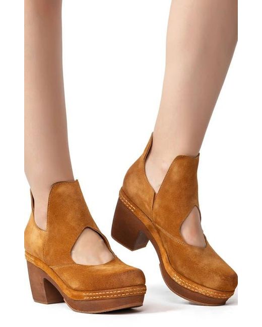 Antelope White Platform Pump