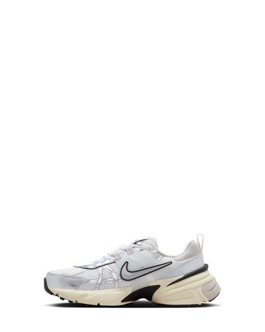 Nike White V2k Run Sneaker