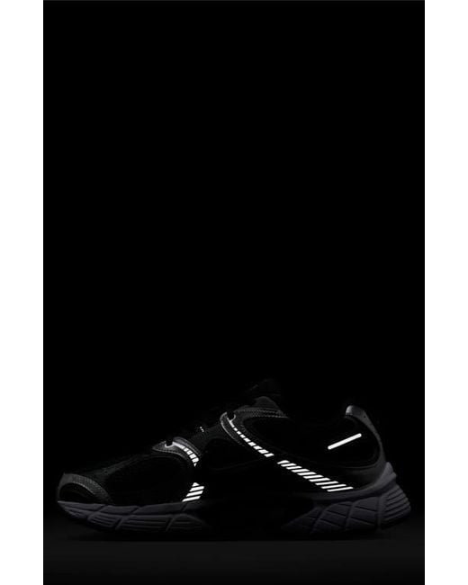 Nike Black V5 Rnr Sneaker for men
