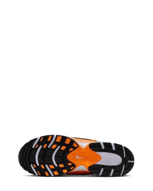 Nike Multicolor V5 Rnr Sneaker for men