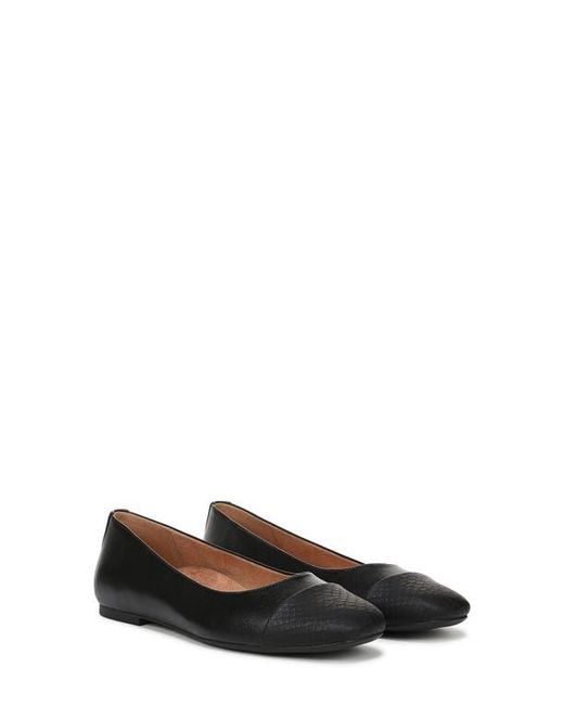 Vionic Black Hollen Cap Toe Flat