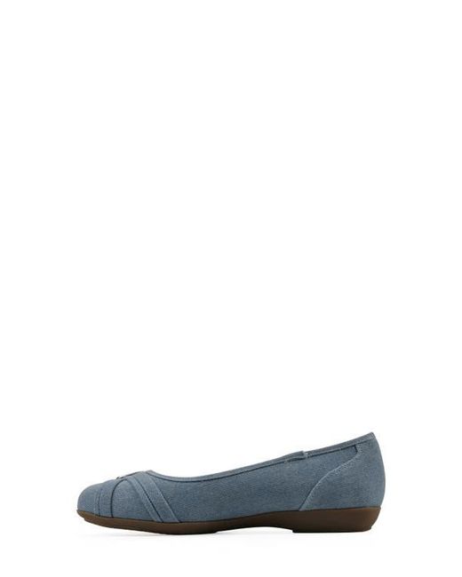 White Mountain Blue Calming Buckle Strap Flat