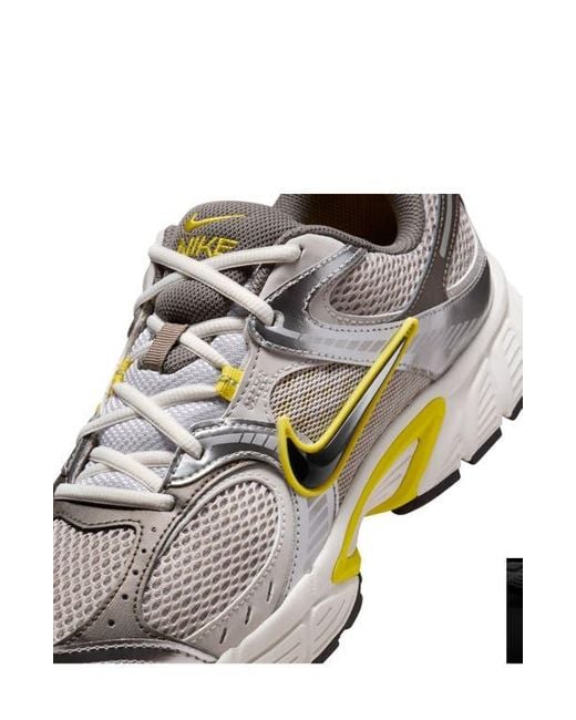 Nike White V5 Rnr Sneaker for men