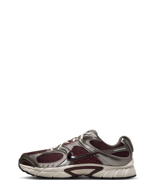 Nike Multicolor V5 Rnr Sneaker for men