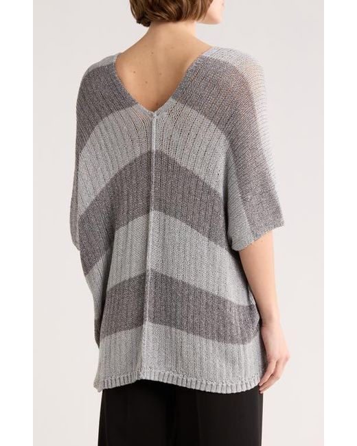 Forgotten Grace Gray Buttoned V-Neck Tunic Top