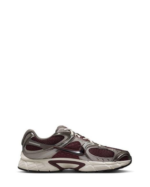 Nike Multicolor V5 Rnr Sneaker for men