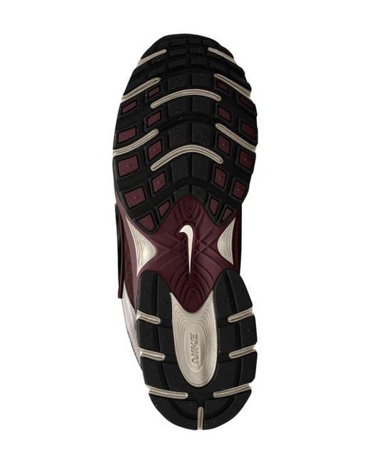 Nike Multicolor V5 Rnr Sneaker for men