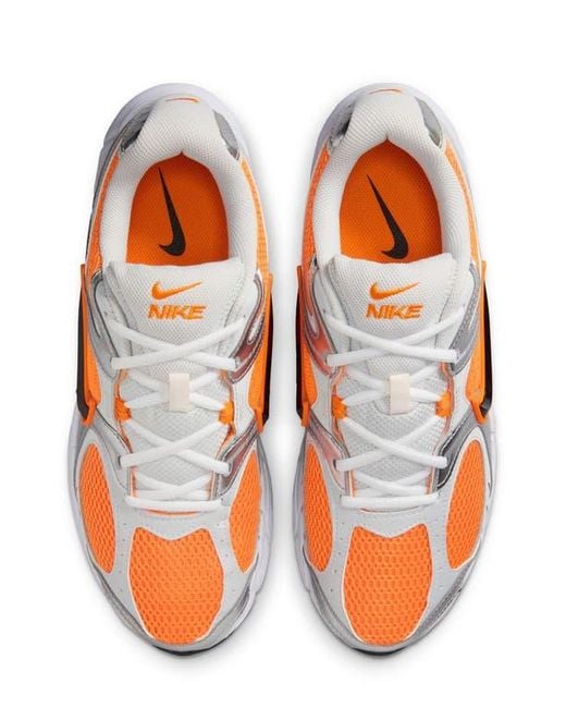 Nike Multicolor V5 Rnr Sneaker for men