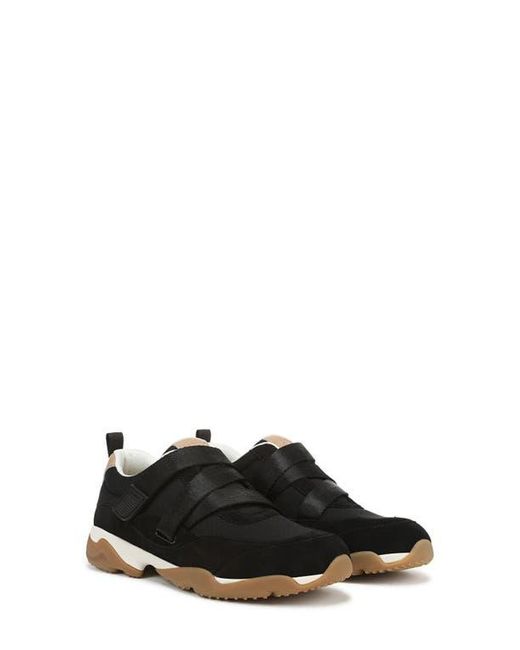 Vionic Black Walk Slim Gia Sneaker