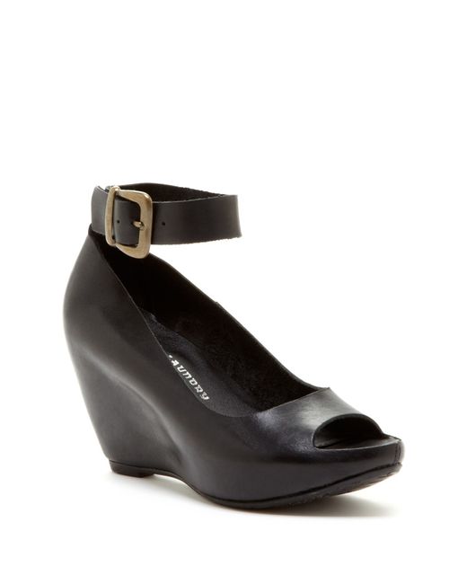 Description Find great deals on Womens Black Wedges Shoes at Kohl's today! Sponsored Links Outside companies pay to advertise via these links when specific phrases and words are searched.