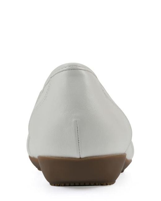 White Mountain White Calming Buckle Strap Flat