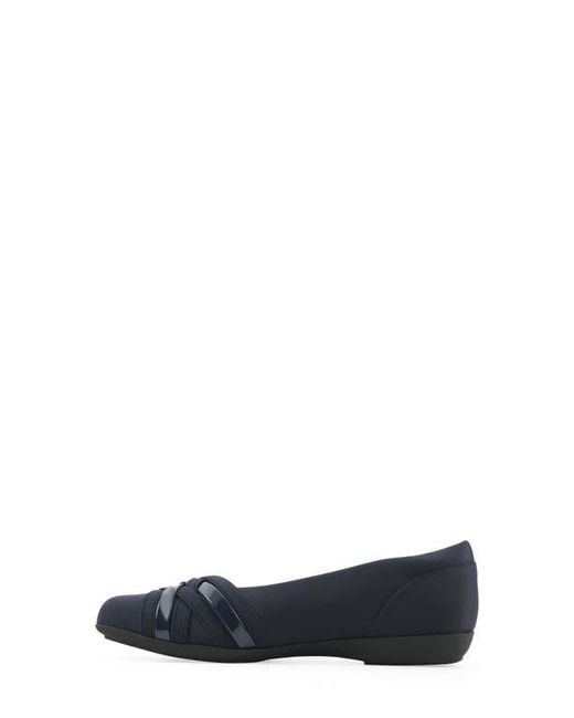 White Mountain Blue Chic Flat