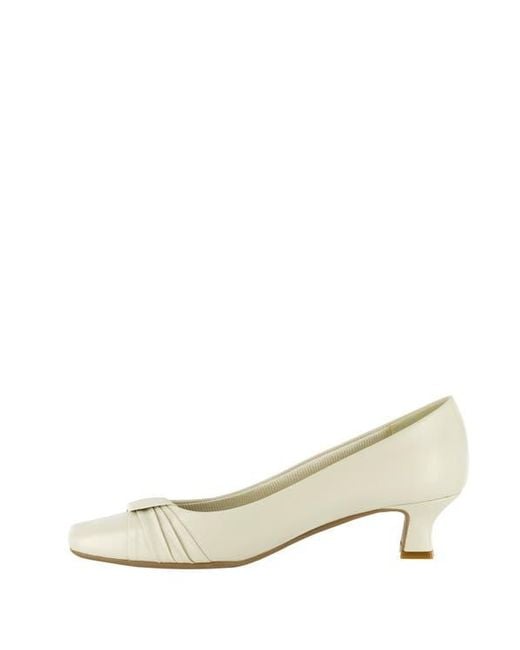 Easy Street White Waive Square Toe Pump