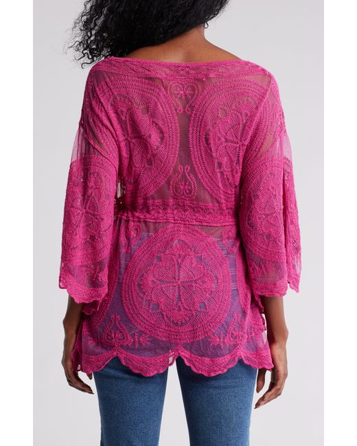 Vince Camuto Red Medallion Lace Topper