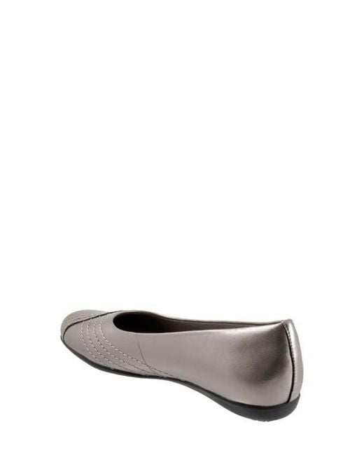 Trotters Multicolor Sasha Flat