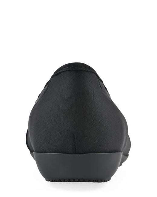 White Mountain Black Calming Buckle Strap Flat