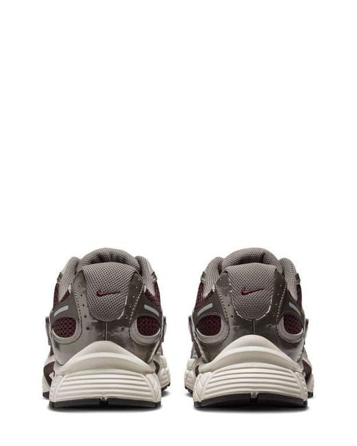 Nike Multicolor V5 Rnr Sneaker for men