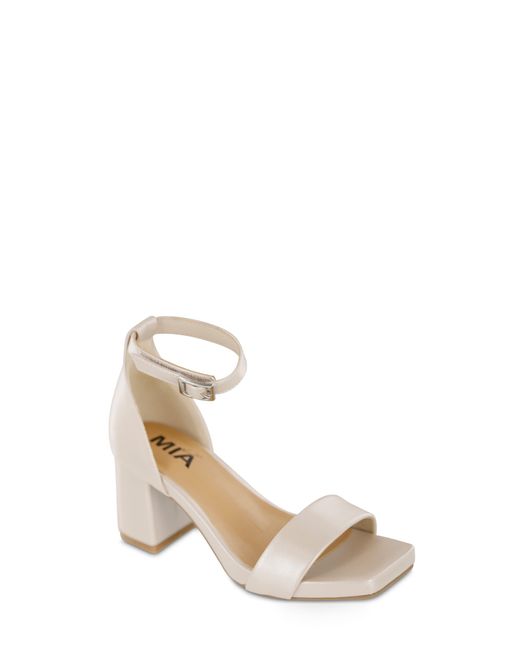 Mia sandals best sale nordstrom