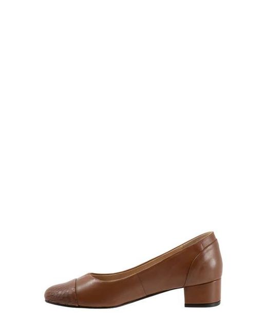 Trotters Brown Daisy Pump