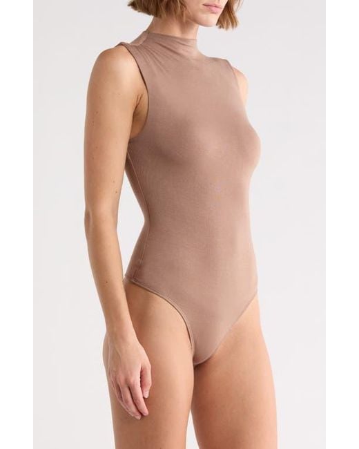 Blu Pepper White Side Cinched Mock Neck Top