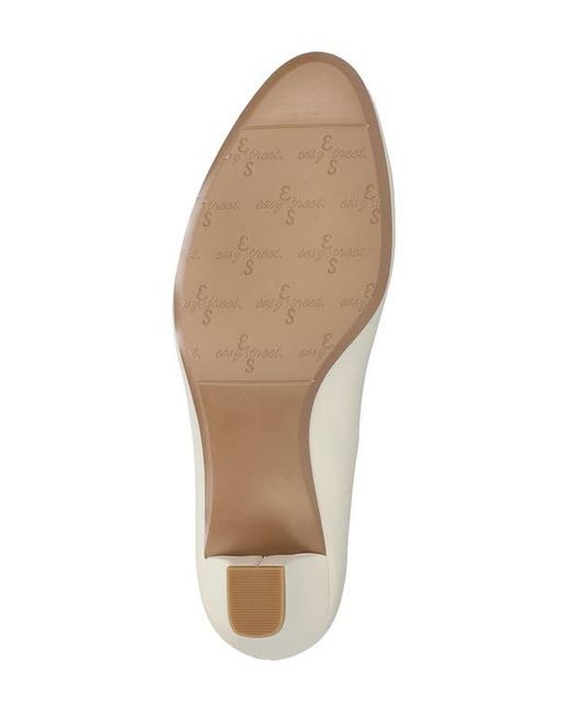 Easy Street White Ballari Round Toe Pump