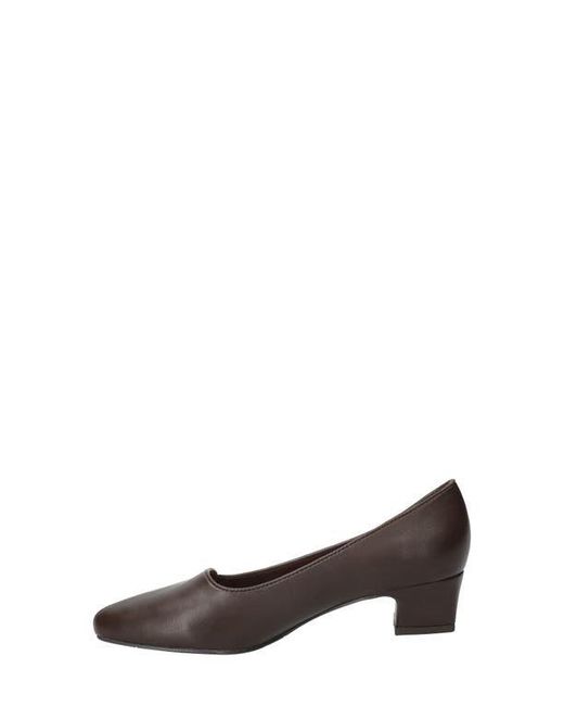 Easy Street Brown Astrid Pump