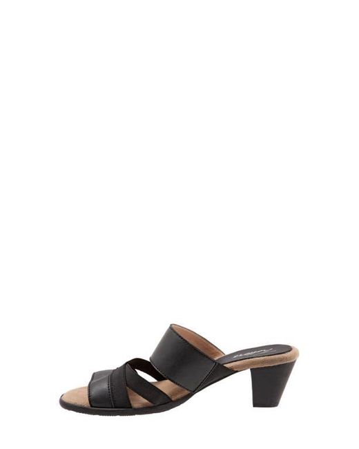 Trotters White Maxine Slide Sandal