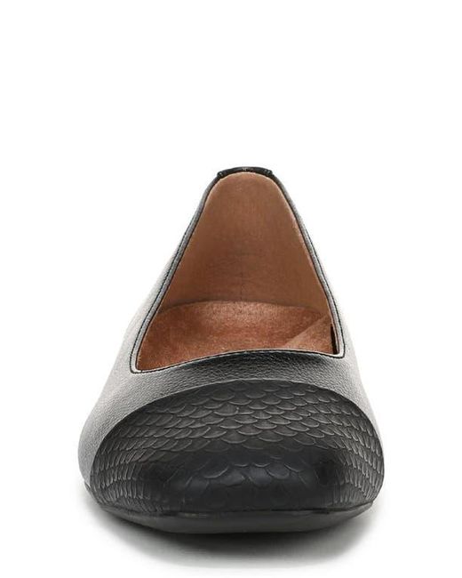 Vionic Black Hollen Cap Toe Flat