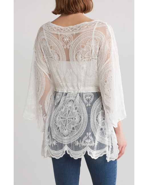 Vince Camuto White Medallion Lace Topper