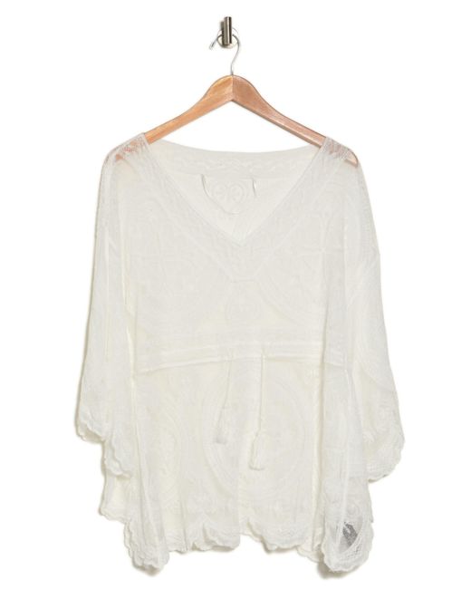 Vince Camuto White Medallion Lace Topper
