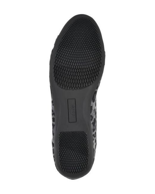 White Mountain Black Calming Buckle Strap Flat