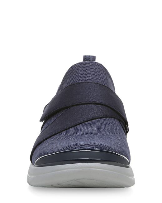 bzees refresh sneaker