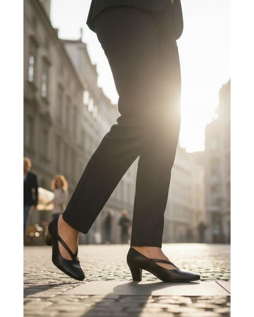 Easy Street Black Culver Pump