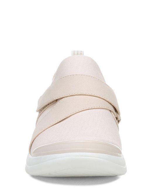 bzees refresh sneaker