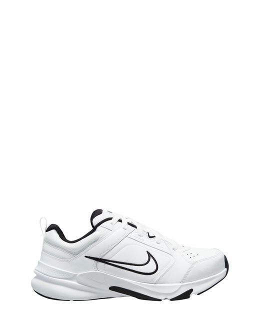 all white nike training shoes