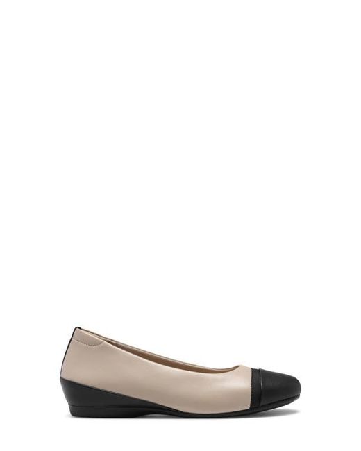 Clarks Black Cathrynn Skimmer Flat