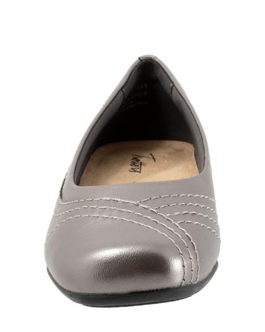 Trotters Multicolor Sasha Flat