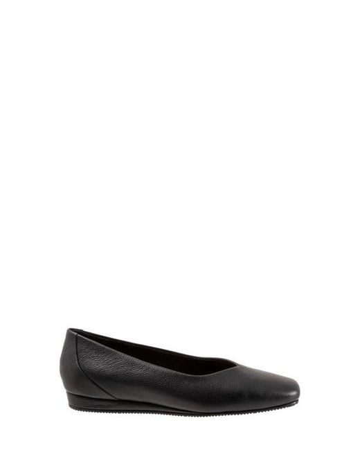 Softwalk® Black Vellore Flat